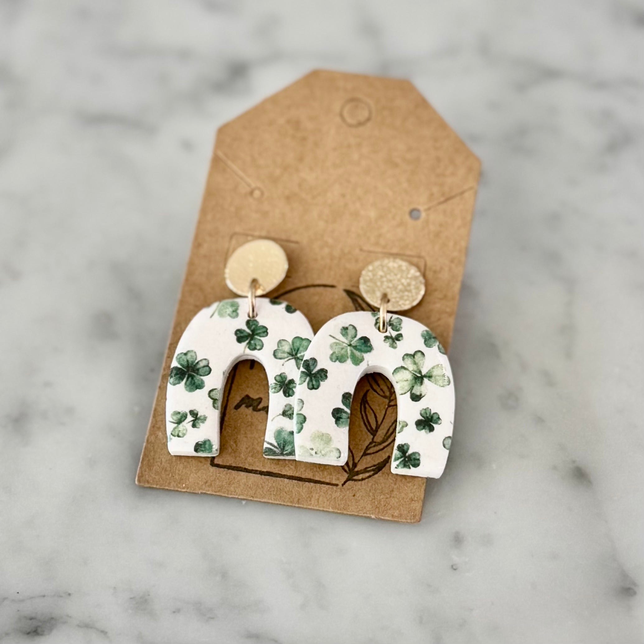 Clovers Rainbow Arch